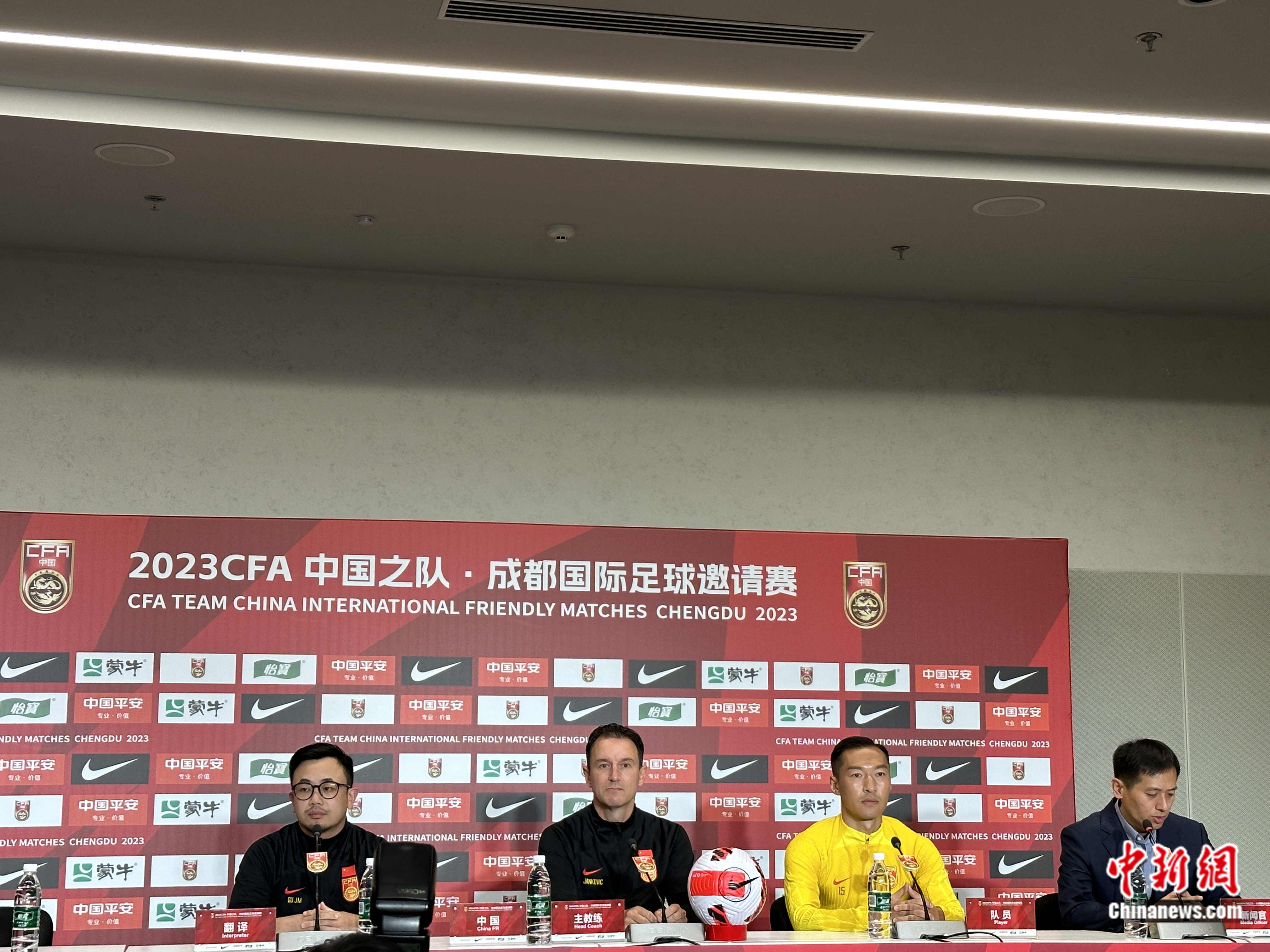 国足主帅明确目标是冲击世界杯 热身赛能