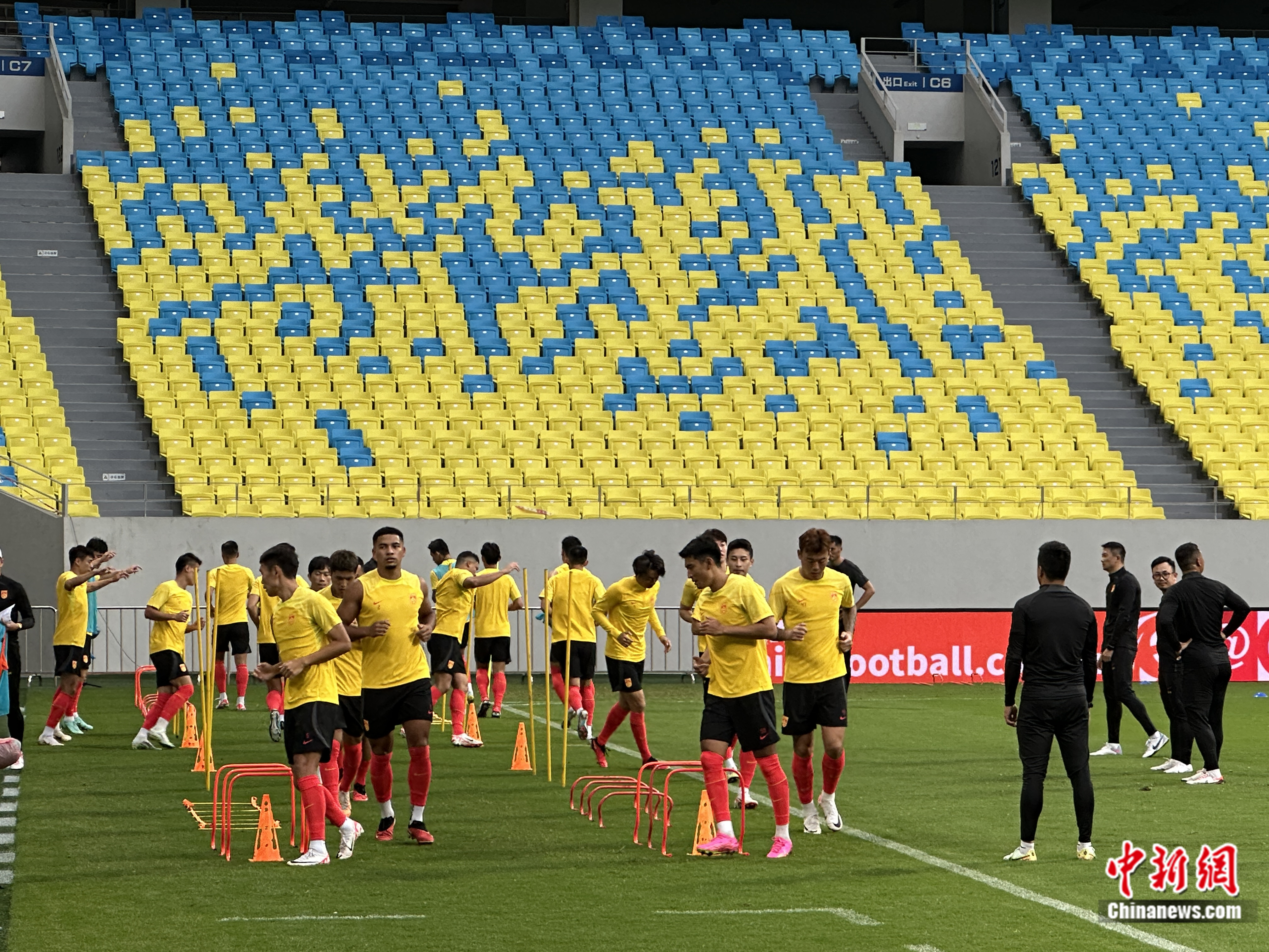 国足主帅明确目标是冲击世界杯 热身赛能否三连