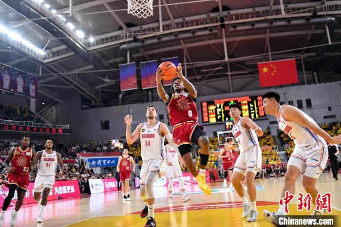 山西汾酒12人得分大胜四川丰谷 末节狂飙奠定胜