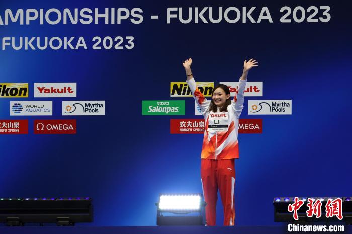 李冰洁女子1500米自由泳摘铜 徐嘉余仰泳无缘领奖