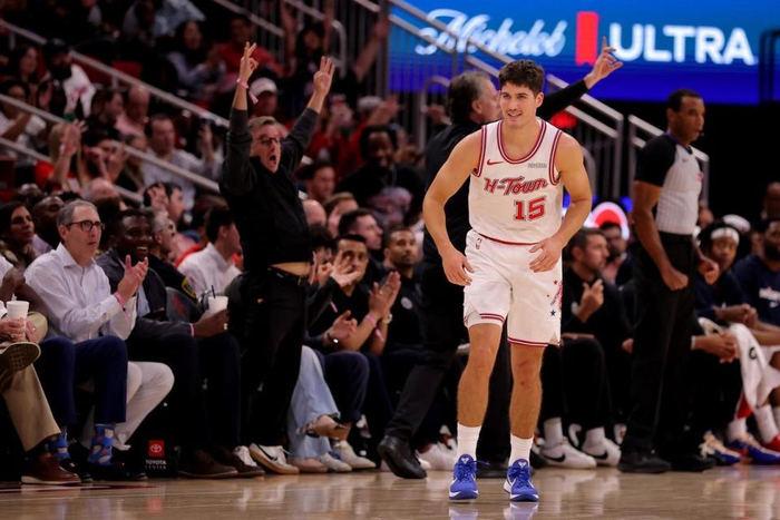 火箭双星纪录之夜：阿门补篮成关键，杜兰特超