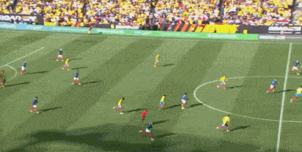 埃基蒂克热身赛三度错失良机引队友不满 周边球