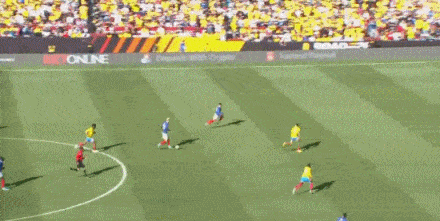 埃基蒂克热身赛三度错失良机引队友不满 周边球