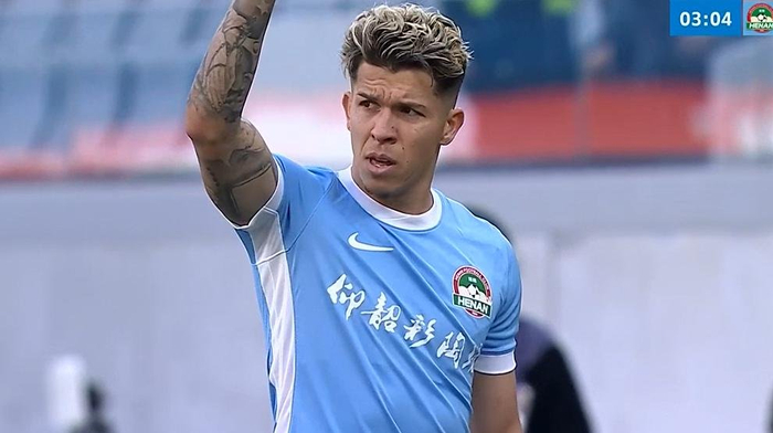 辽宁铁人点球争议引爆赛场，国安三轮不胜积-