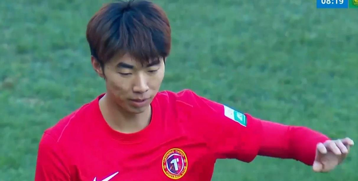 辽宁铁人点球争议引爆赛场，国安三轮不胜积-