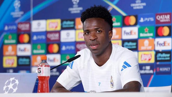 维尼修斯谈欧冠对决：团队协作与种族主义抗争