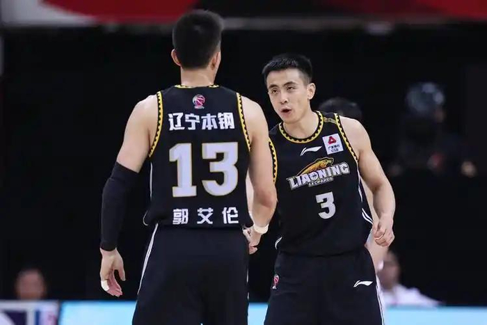 上海男篮23连胜追平队史纪录 团队篮球重塑CBA格