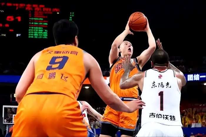 上海男篮23连胜追平队史纪录 团队篮球重塑CBA格